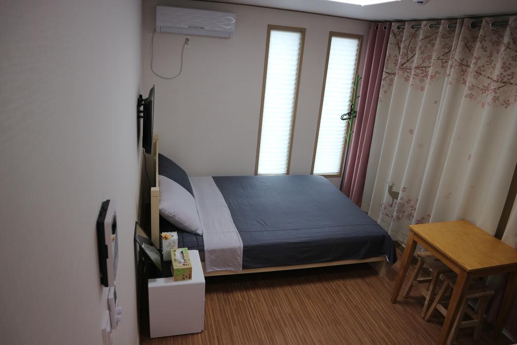Blue Island Guesthouse Seogwipo Exterior photo