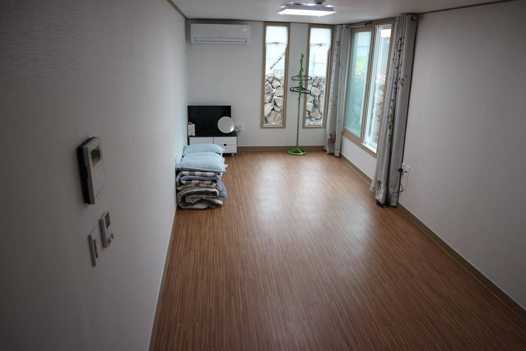 Blue Island Guesthouse Seogwipo Exterior photo