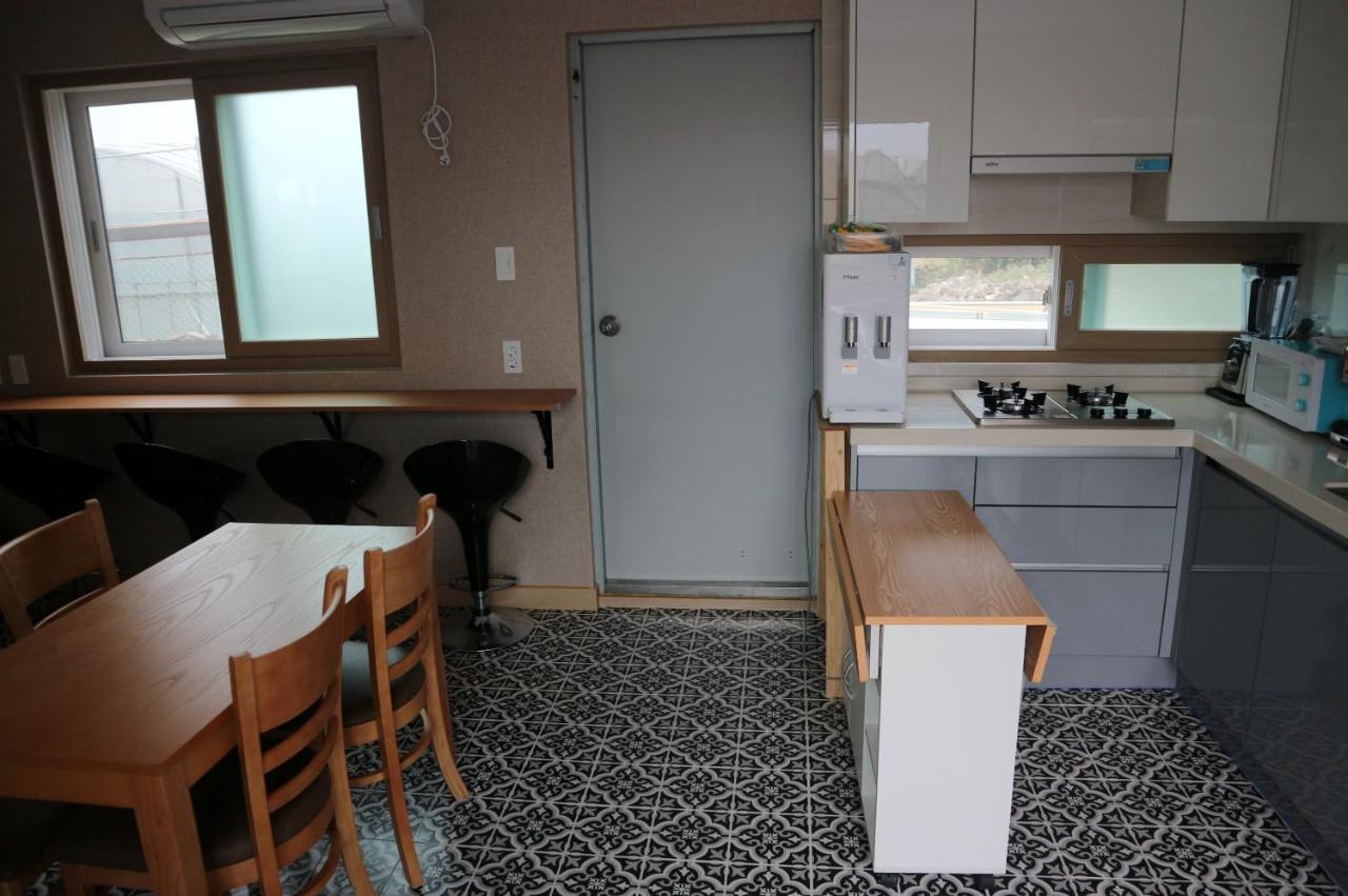 Blue Island Guesthouse Seogwipo Exterior photo
